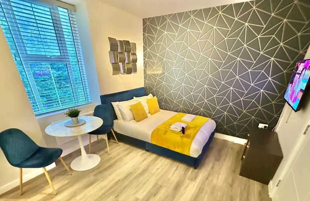 Serenity Retreat - Tranquil Apartment Close To Beach-1