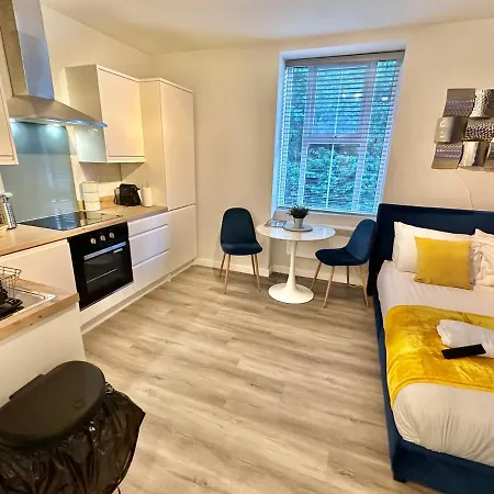 Serenity Retreat - Tranquil Apartment Close To Beach-3