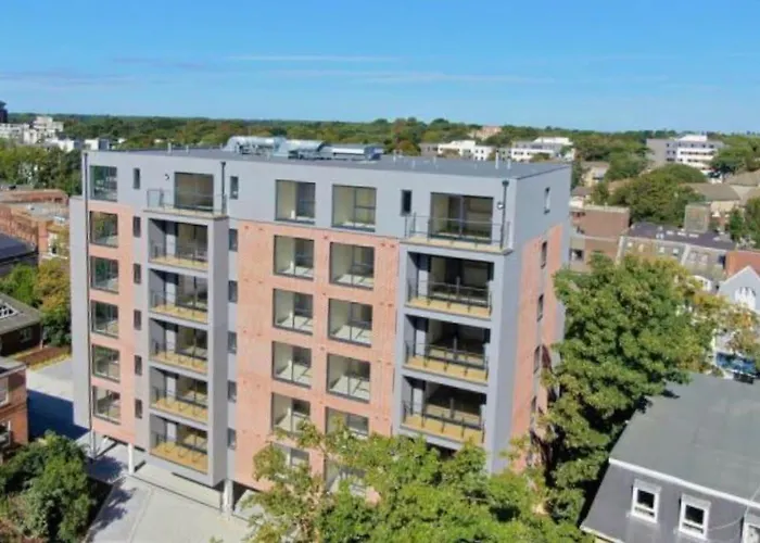 Central , Balcony, Free Parking